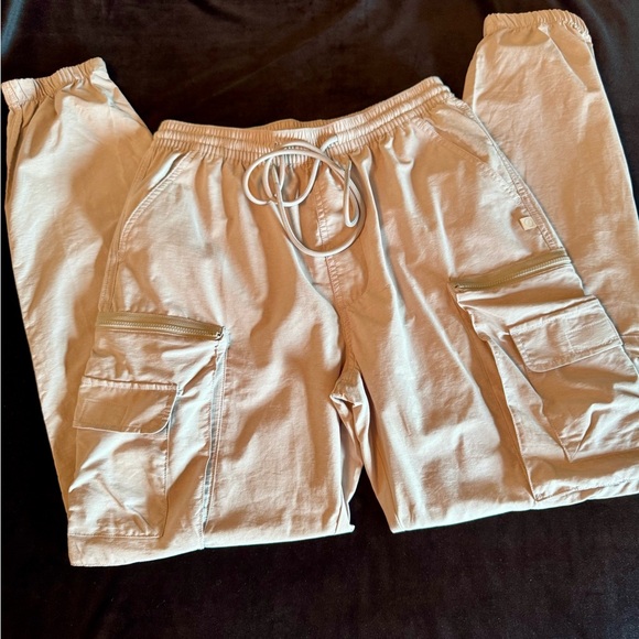 NWT Urban Outfitters Gray Cargo joggers size small - Picture 3 of 11